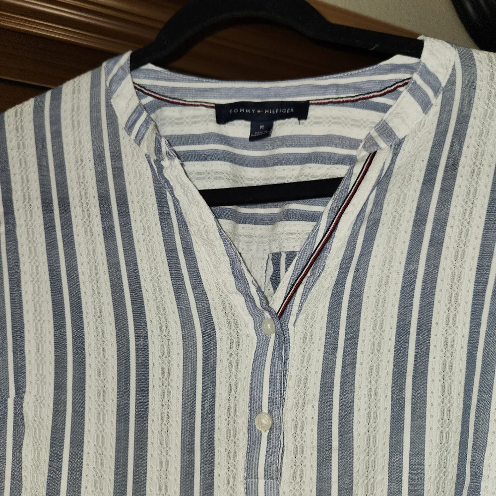💙 Tommy Hilfiger Blue and White Striped Long Sleeve Blouse Size Medium - Picture 2 of 5